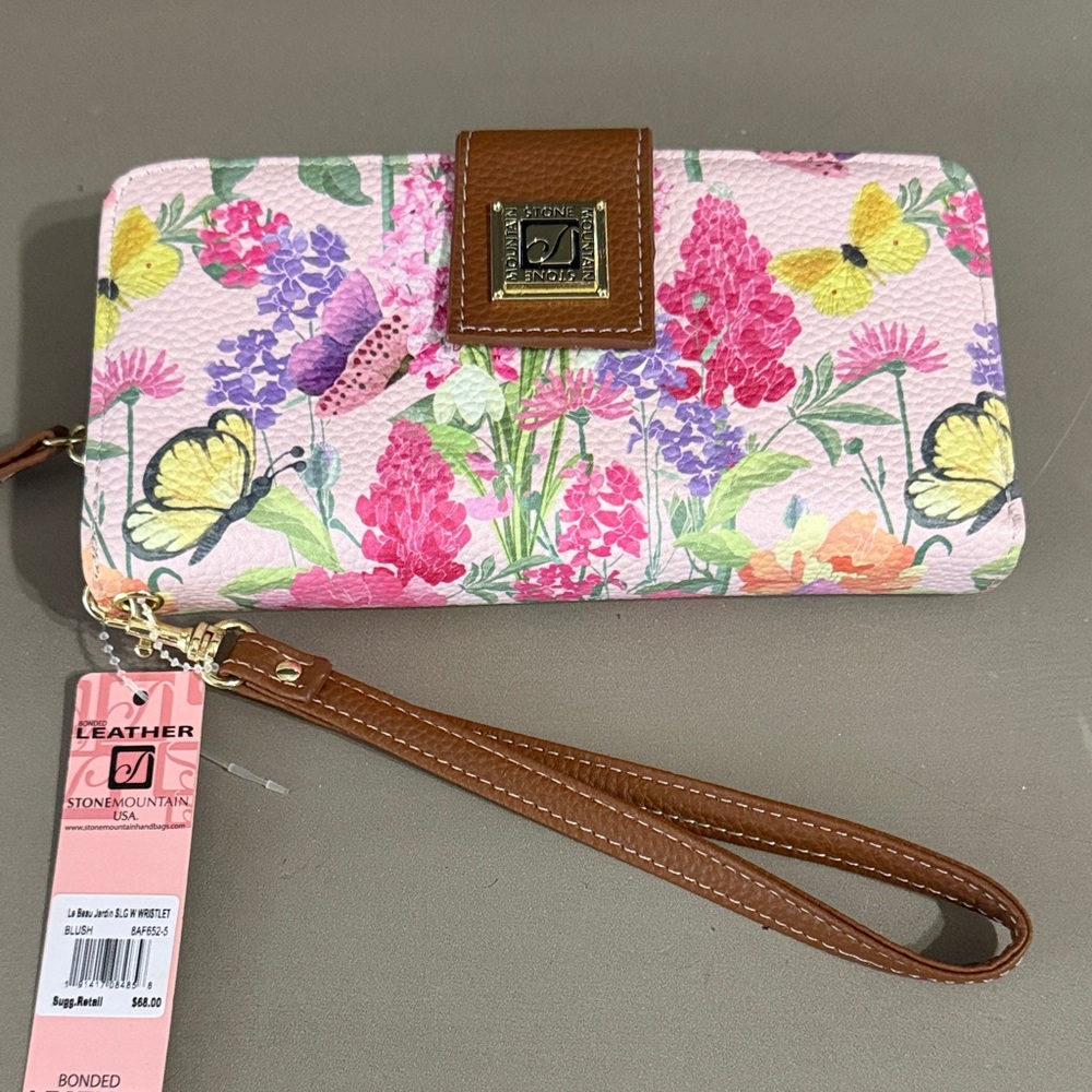 Stone Mountain Blush Leather Wristlet